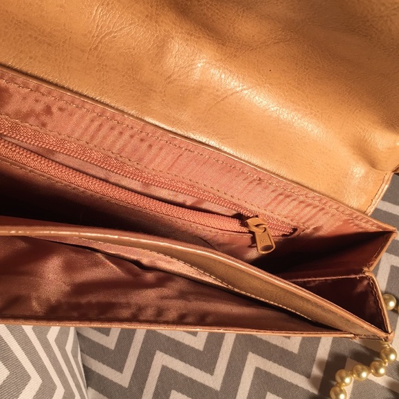 Fun mini hand bag! Perfect for spring and summer! - Picture 2 of 4